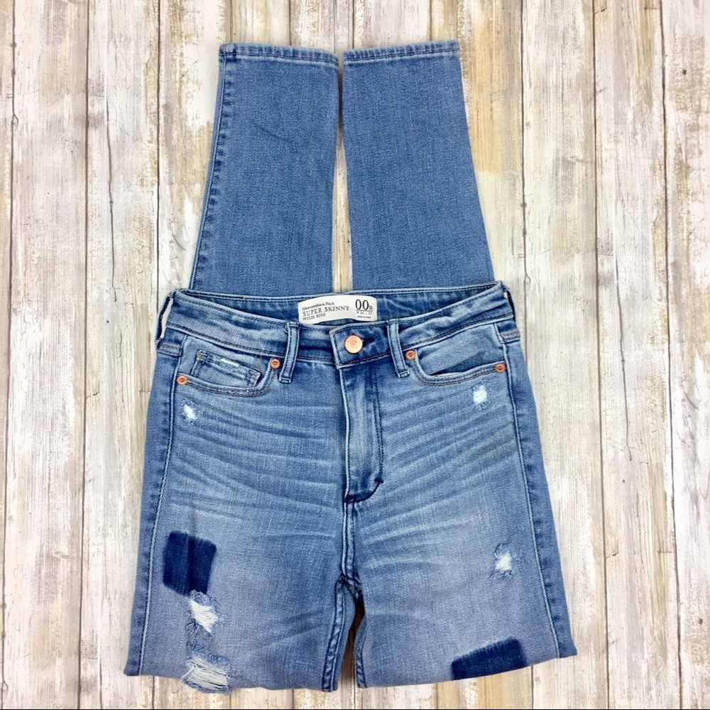 Abercrombie | Distressed Patched Skinny High Rise - Picture 2 of 6